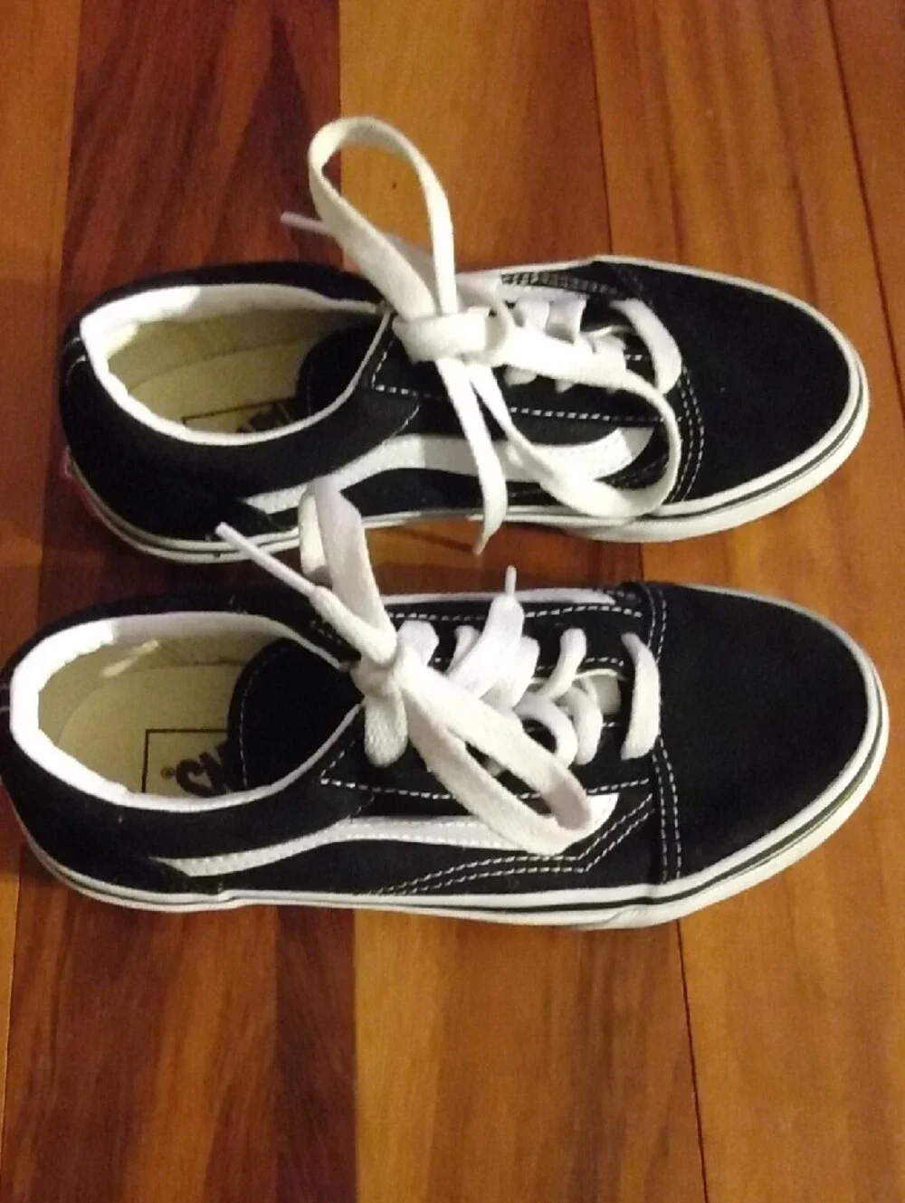 Vans Off the Wall Size 1 Boys Black & White Lace-Up Canvas Sneakers